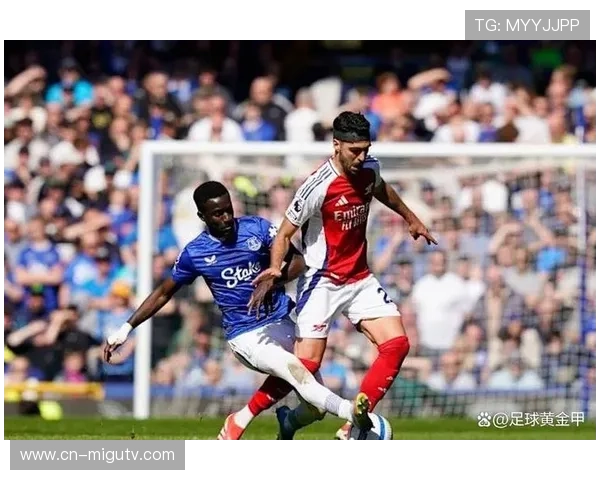 埃弗顿内讧现红牌，盖耶掌掴队友后球队十人赢球